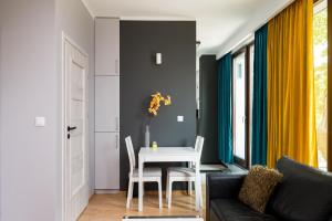 Ochota Deluxe Apartment by BookingHost