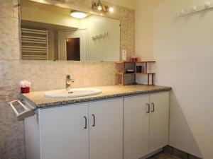 Maisons de vacances Holiday Home Mestrezec by Interhome : photos des chambres