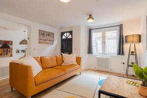 Superb Two Bedroom 2 Bathroom Home Morningside