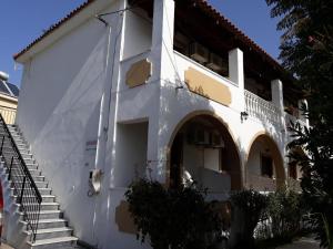 Dimitris Apartments Studios