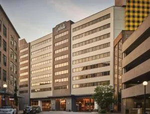 Graduate by Hilton Iowa City - 克拉尔维尔