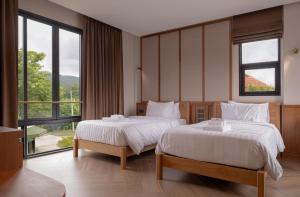 The Willoughby Maerim Hotel