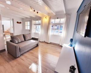 Rentahouse-smandes Casa con arroyo