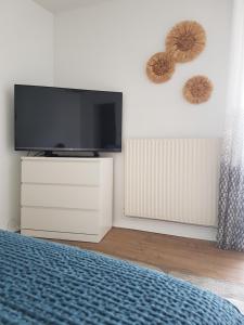 Appartements T1 Bis - centre historique-tres calme-terrasse : photos des chambres
