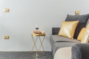 Como Dreams Apartments by RentComo