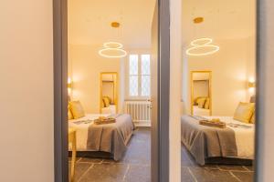 Como Dreams Apartments by RentComo