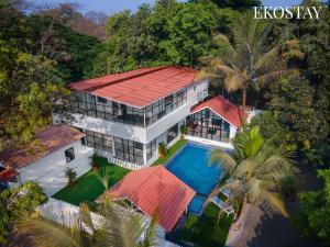 EKOSTAY - White Oak Villa