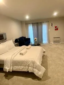 Home Away - 罗瑞尔