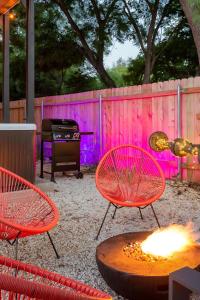 Hot Tub Time Machine - Clubhouse - DT 6 Min Drive