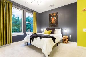 Massive 10BR Compound - 6 Min to Downtown Austin