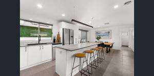 City and Sea Retreat - Family Friendly Stay