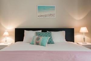 100 sqm Acropolis Apartment