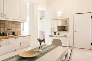 100 sqm Acropolis Apartment