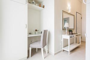 100 sqm Acropolis Apartment