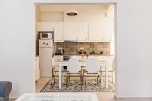 100 sqm Acropolis Apartment