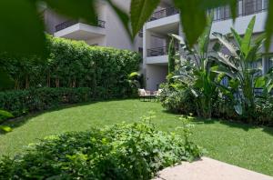 Cairo Festival City, Fantastic 2 bedroom apartment and Nanny Room with private Garden