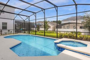 Upstay Ultimate Orlando Retreat w Pool & Hot Tub Sleeps 16