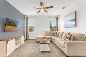 Upstay Ultimate Orlando Retreat w Pool & Hot Tub Sleeps 16