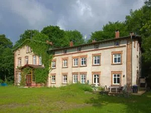 Ferienwohnung und Gästezimmer im Gutshaus Alt-Krassow - Prebberede