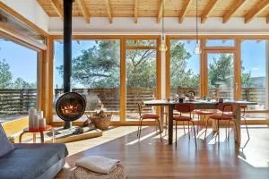 Casa nórdica en el bosque con vistas al mar - Albiol