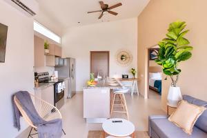 Modern 2BR Condo - minutes from Jaco Beach - PRIME location