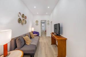 155 - Amália Apartments in Santos