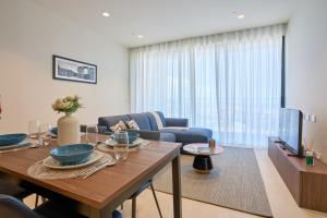 Mercury Tower Apartment with Stunning Sea Views