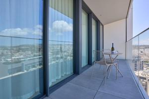 Mercury Tower Apartment with Stunning Sea Views