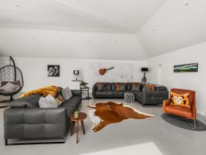 Luxury Retreat with Countryside Views - Pass the Keys