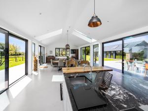 Luxury Retreat with Countryside Views - Pass the Keys