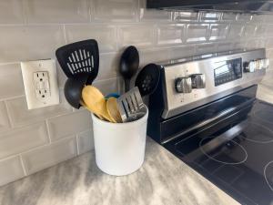 Luxury Sandpiper 608 Family Friendly 2 Pools 2 Kiddie Pools Car Free Beach