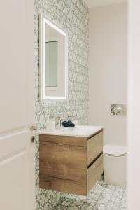 B5 The Palm Court Apartment