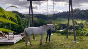 Chalé com Hidro, Lareira, cavalo, piscina, trilha