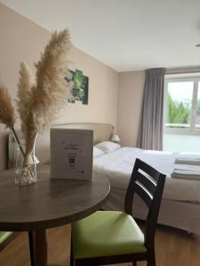 Hotels Hotel La Metairie & Piscine : photos des chambres