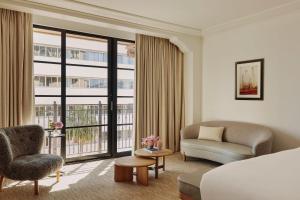 Deluxe Room room in The Maybourne Beverly Hills