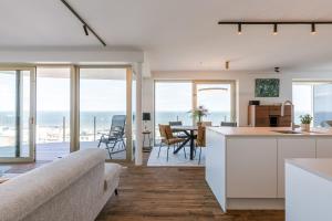 Huswell - Spacious apartment with huge terrace with sea view