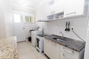 496 - Lindo Apartamento 3 quartos localizado na praia de Bombas