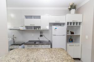 496 - Lindo Apartamento 3 quartos localizado na praia de Bombas