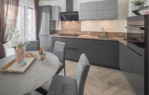 Awesome Apartment In Micetici With Wifi