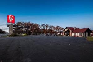 Red Roof Inn & Suites Hazleton