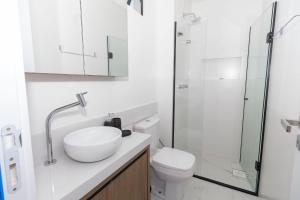 579 - Lindo Apartamento 2 suítes na praia de Bombas