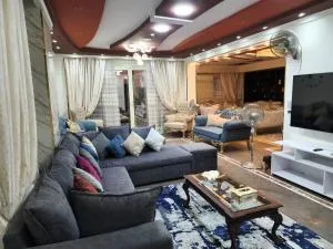 شقة فاخرة وفيو خرافى فى maadi - Meadi