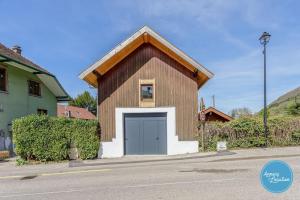 Chalets Renovated Chalet In The Heart Of Menthon : photos des chambres