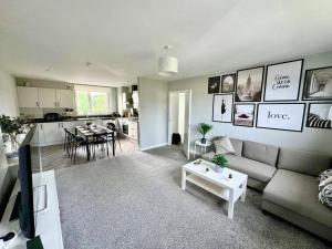 ClydeBank Brand new 3BDR Home, Glasgow