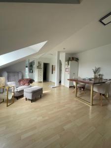 Modernes Balkon Apart"One" - Toplage mit Parkplatz