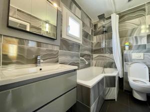 Maisons de vacances Maison Les Bruyeres - 3 chambres - jardin et parking a Carcassonne : photos des chambres