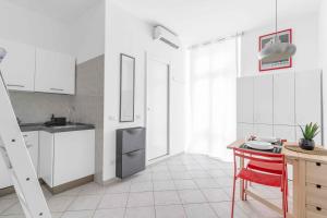 LE16 - Duomo-Loreto - Central - Modern