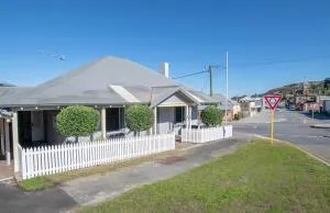 Windsor Cottage - CBD central location - Albany