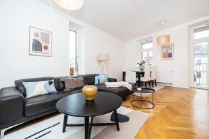 Amazing 2-bedroom with Terrace and Air-Condition