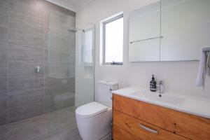 Spacious 2 Family Accommodation in the Grove